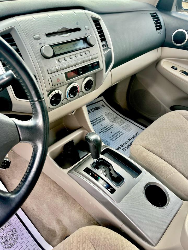 Toyota Tacoma PreRunner Double Cab V6 Auto 2WD 2006