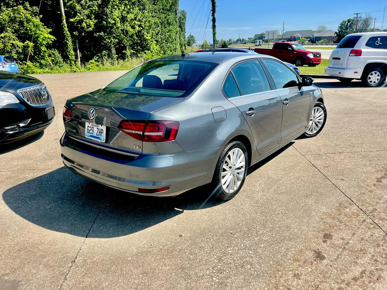 Volkswagen Jetta SEL 6A 2016