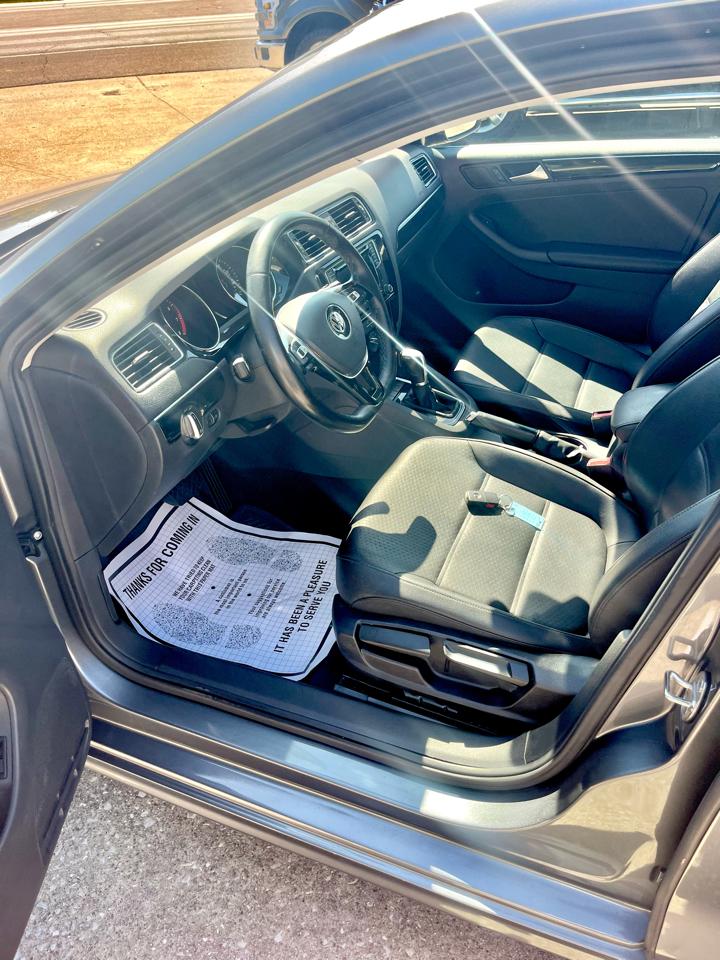 Volkswagen Jetta SEL 6A 2016