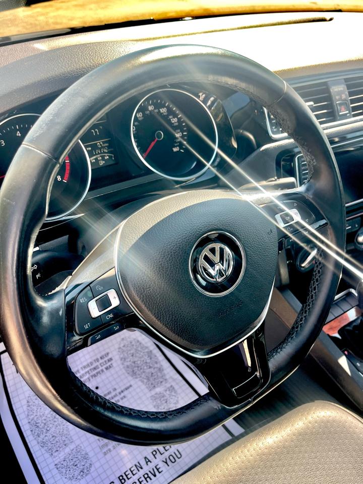 Volkswagen Jetta SEL 6A 2016