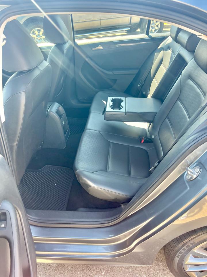 Volkswagen Jetta SEL 6A 2016