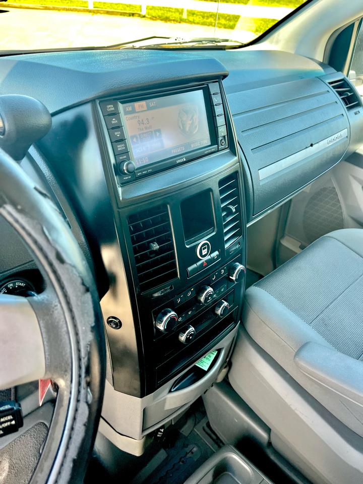 Dodge Grand Caravan SE 2009