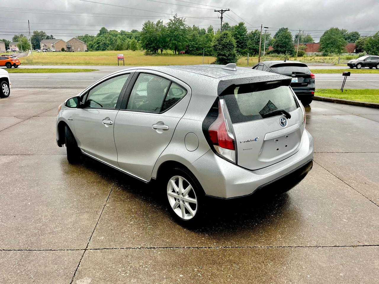 Toyota Prius c One 2017