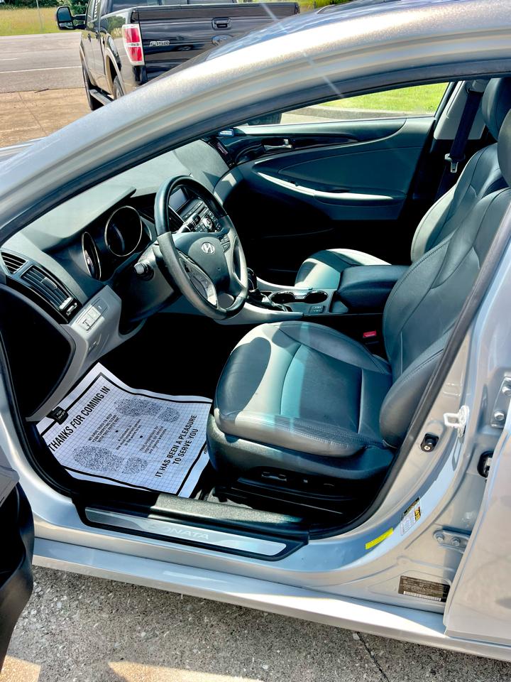 Hyundai Sonata 4dr Sdn 2.4L Auto Ltd 2011
