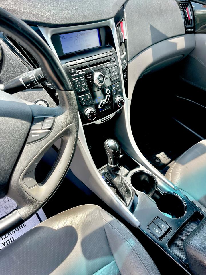 Hyundai Sonata 4dr Sdn 2.4L Auto Ltd 2011