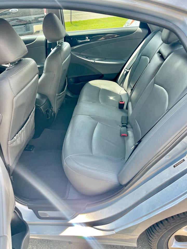Hyundai Sonata 4dr Sdn 2.4L Auto Ltd 2011