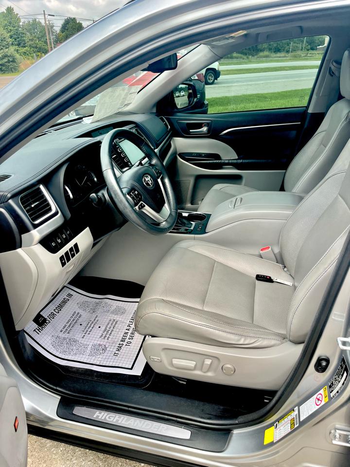 Toyota Highlander FWD 4dr V6 Limited (Natl) 2016