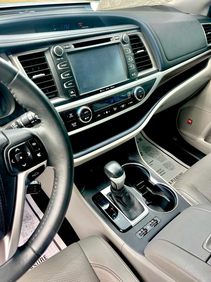 Toyota Highlander FWD 4dr V6 Limited (Natl) 2016