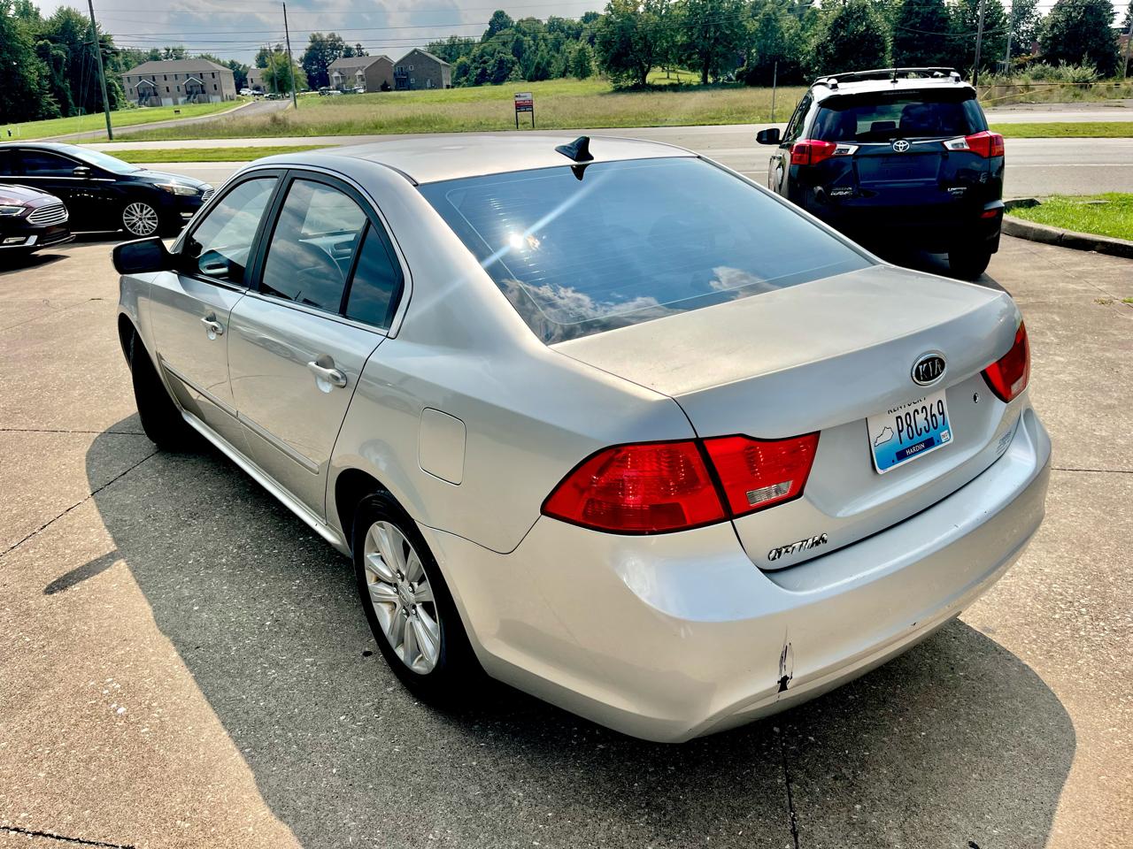 Kia Optima 4dr Sdn I4 Auto LX 2010
