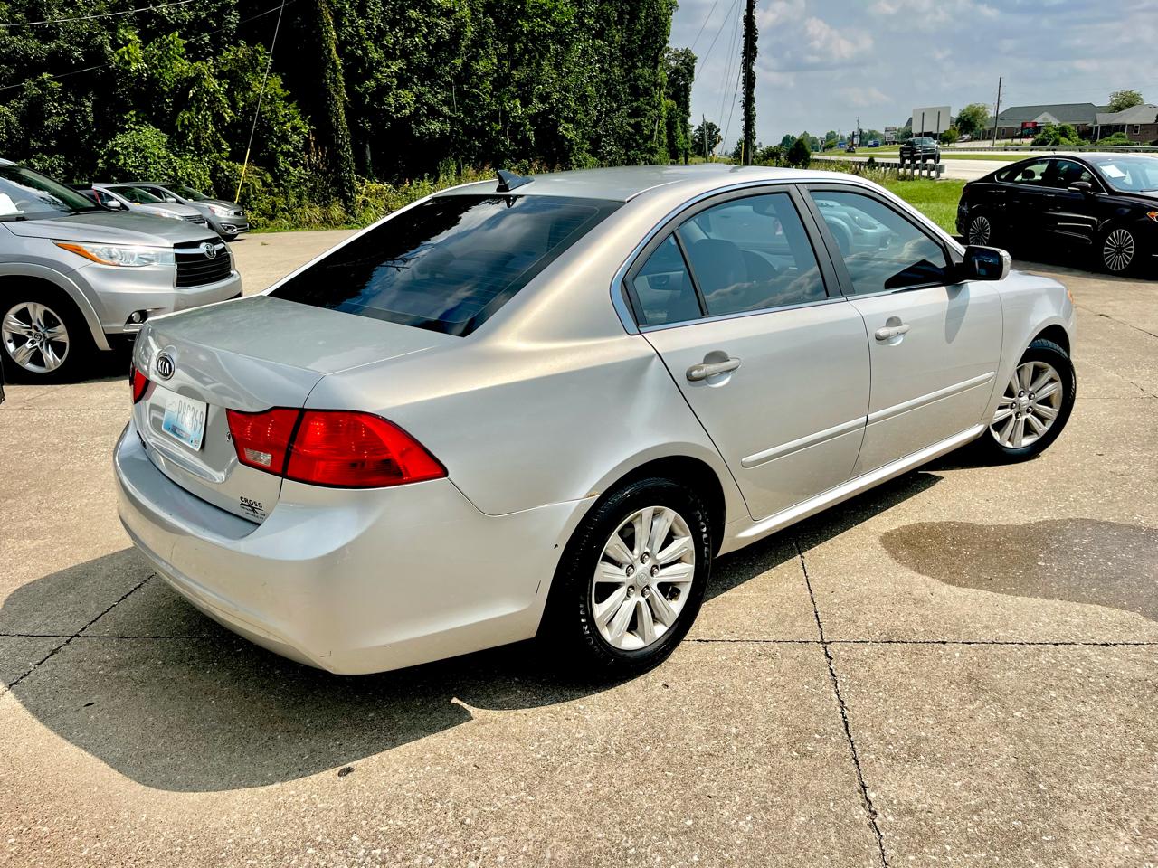 Kia Optima 4dr Sdn I4 Auto LX 2010