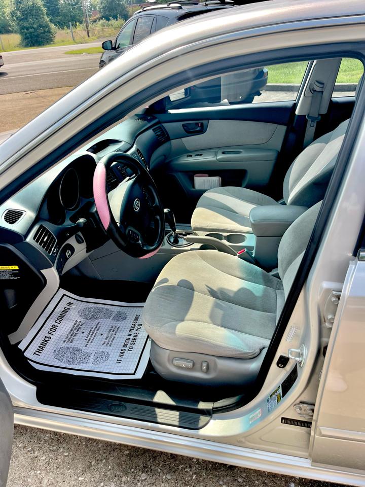 Kia Optima 4dr Sdn I4 Auto LX 2010