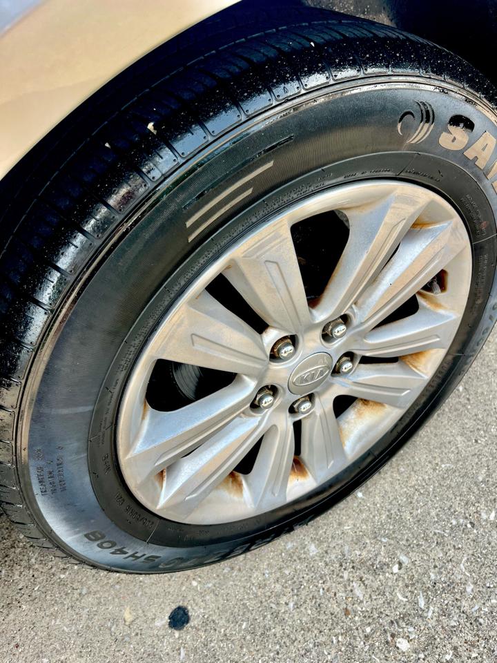 Kia Optima 4dr Sdn I4 Auto LX 2010