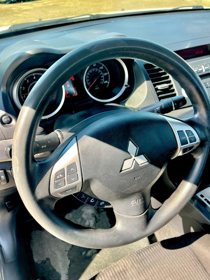 Mitsubishi Lancer 4dr Sdn Man ES FWD 2013