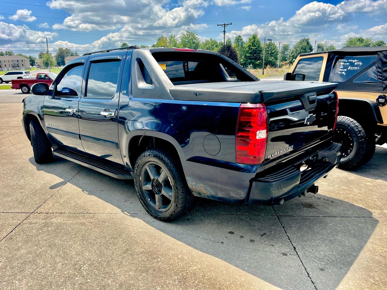 Chevrolet Avalanche 4WD Crew Cab 130" LTZ 2007