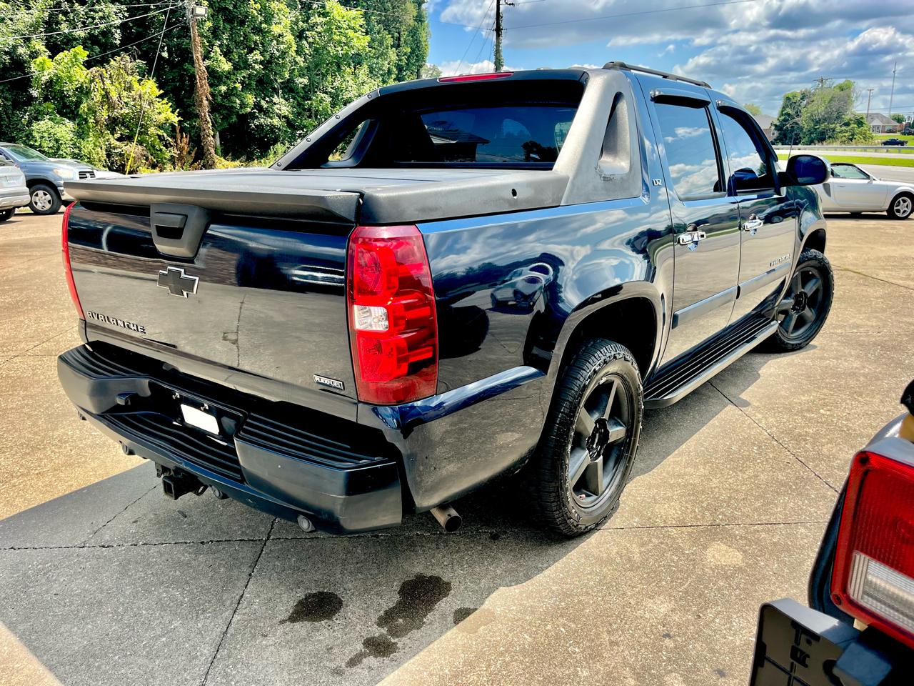 Chevrolet Avalanche 4WD Crew Cab 130" LTZ 2007