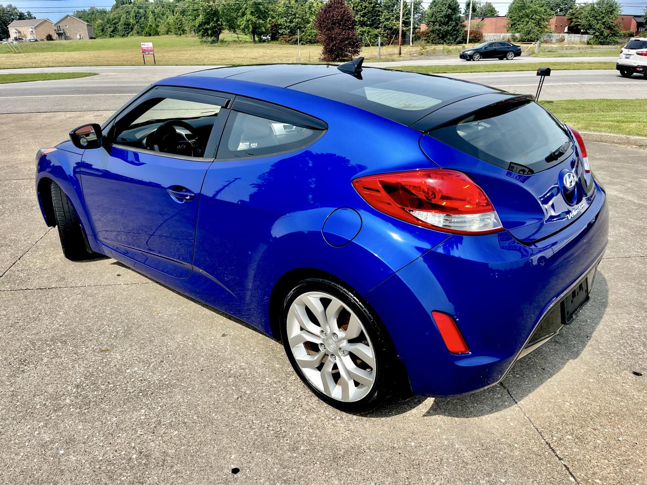 Hyundai Veloster 3dr Cpe Auto w/Gray Int 2012