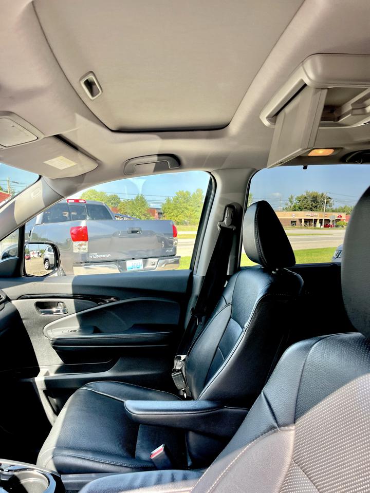Honda Pilot AWD 4dr Elite w/RES & Navi 2016