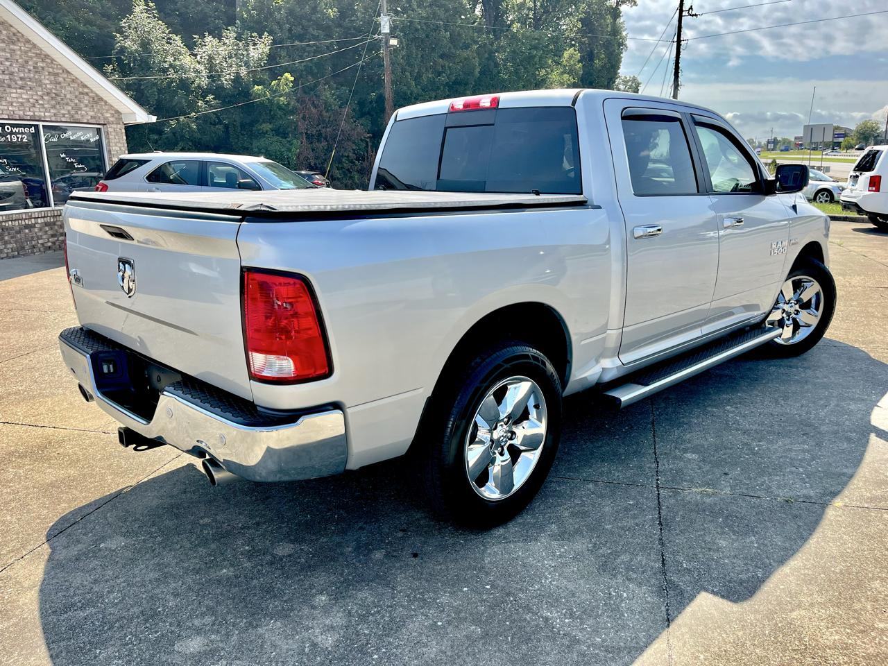 RAM 1500 Big Horn 4x2 Crew Cab 5'7" Box 2017