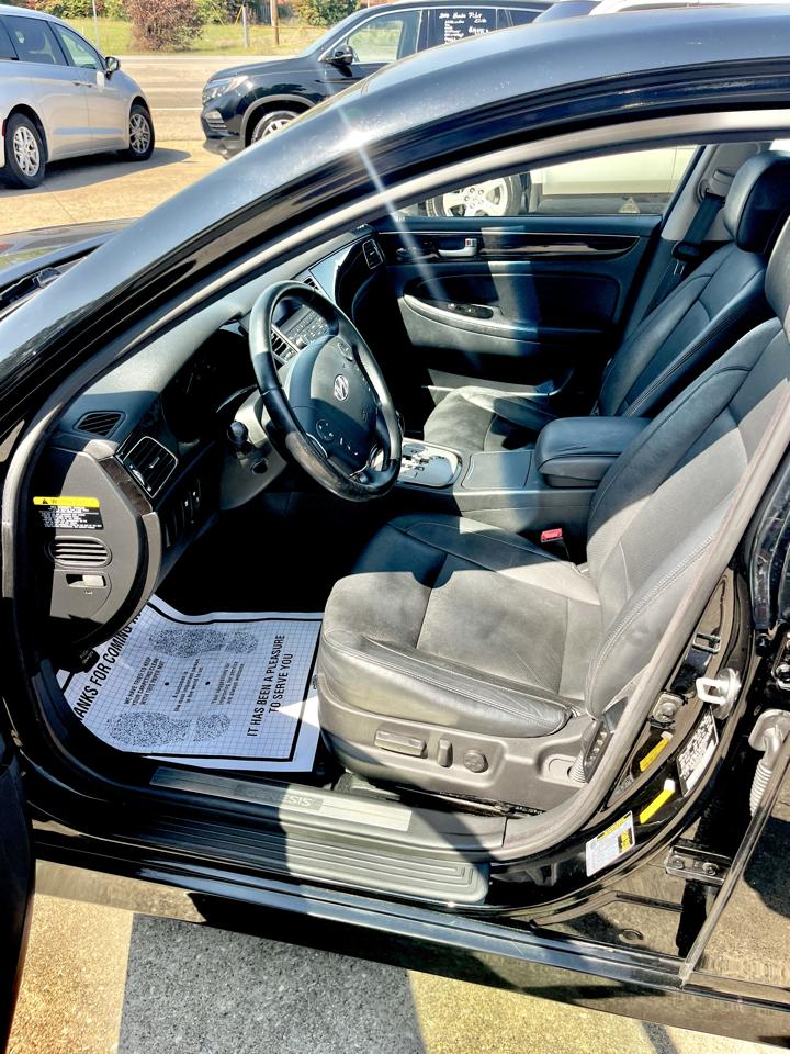 Hyundai Genesis 4dr Sdn V6 3.8L 2012