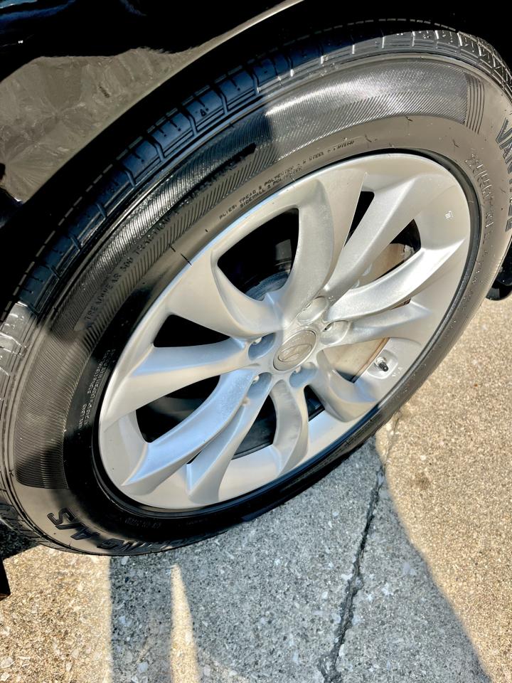 Hyundai Genesis 4dr Sdn V6 3.8L 2012