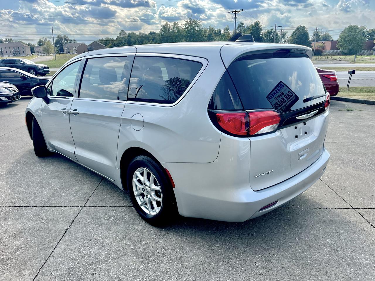 Chrysler Voyager LX FWD 2023