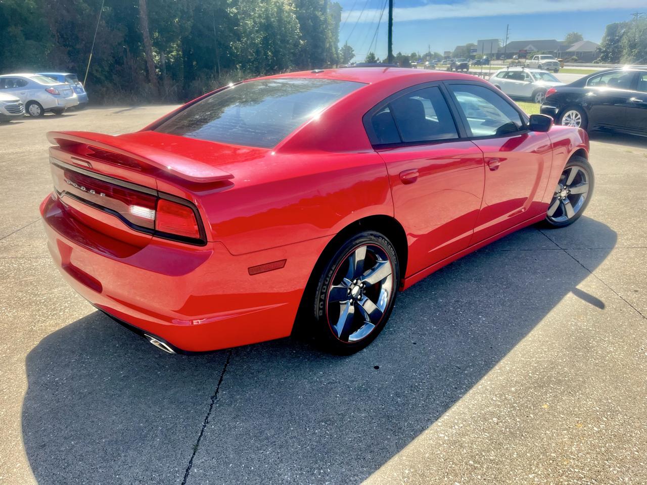 Dodge Charger 4dr Sdn SXT RWD 2014