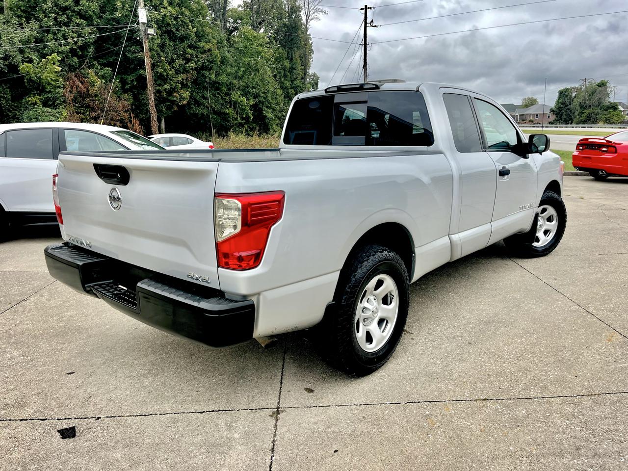 Nissan Titan 4x4 King Cab S 2017