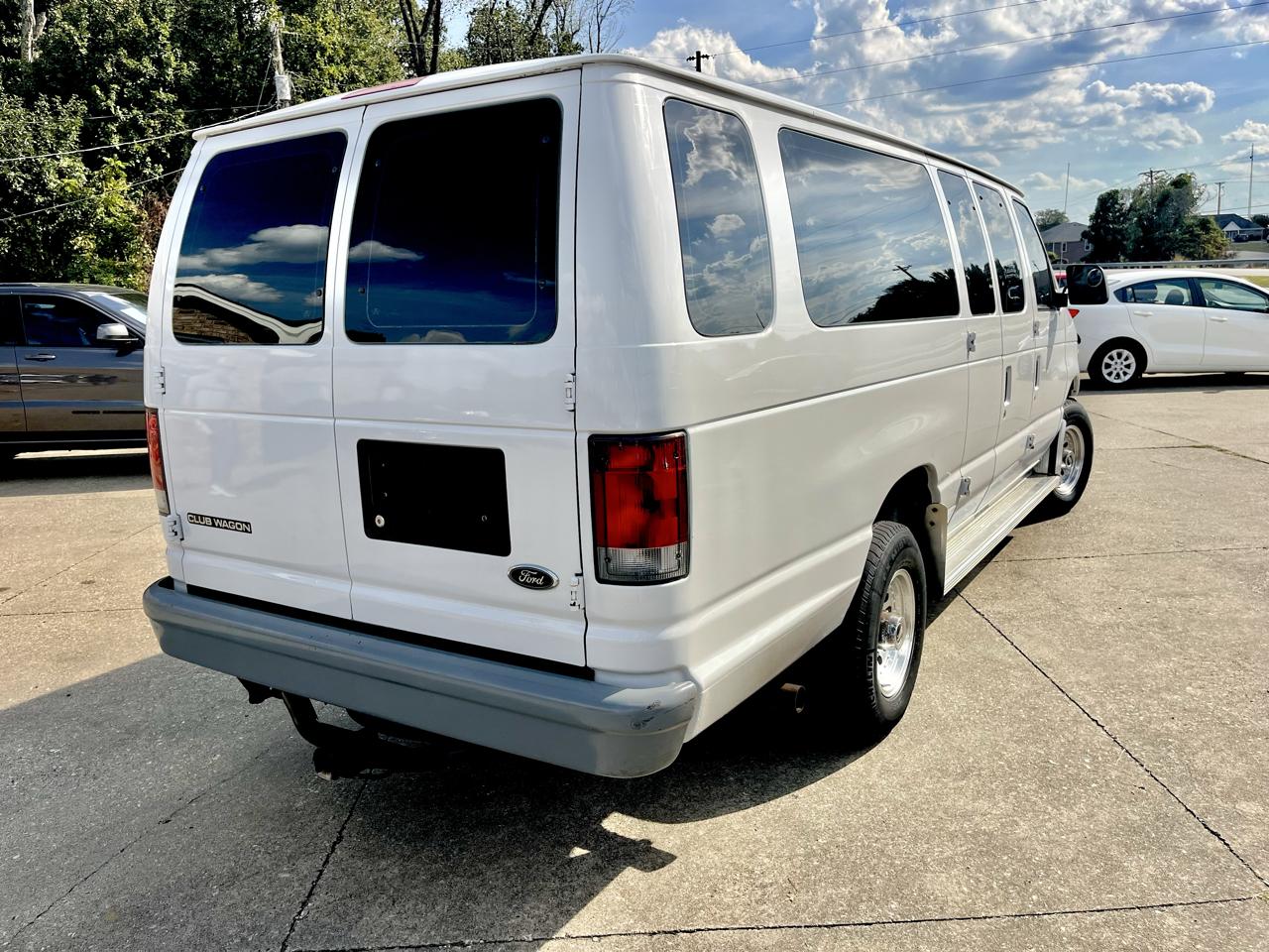 Ford Club Wagon Super 138" WB XLT 1998
