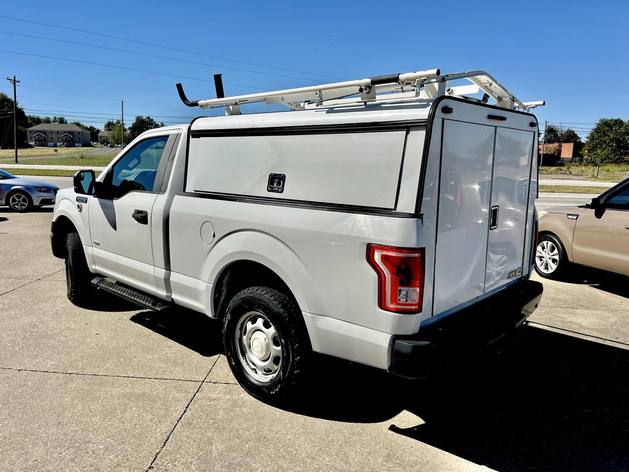 Ford F-150 4WD Reg Cab 141" XLT 2015