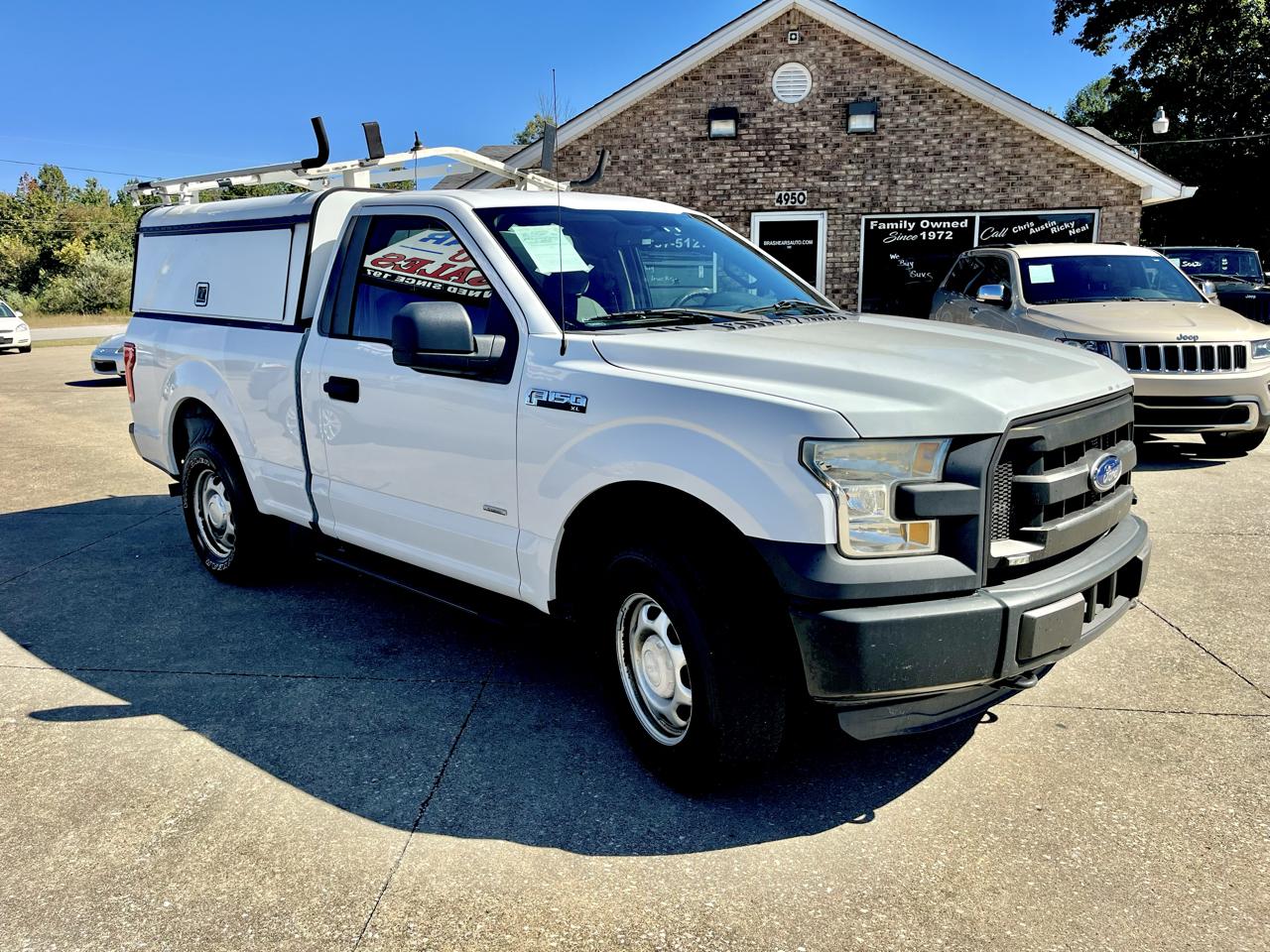 Ford F-150 4WD Reg Cab 141" XLT 2015