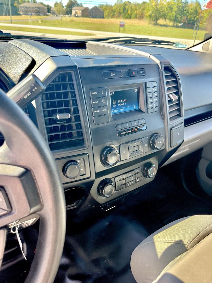Ford F-150 4WD Reg Cab 141" XLT 2015