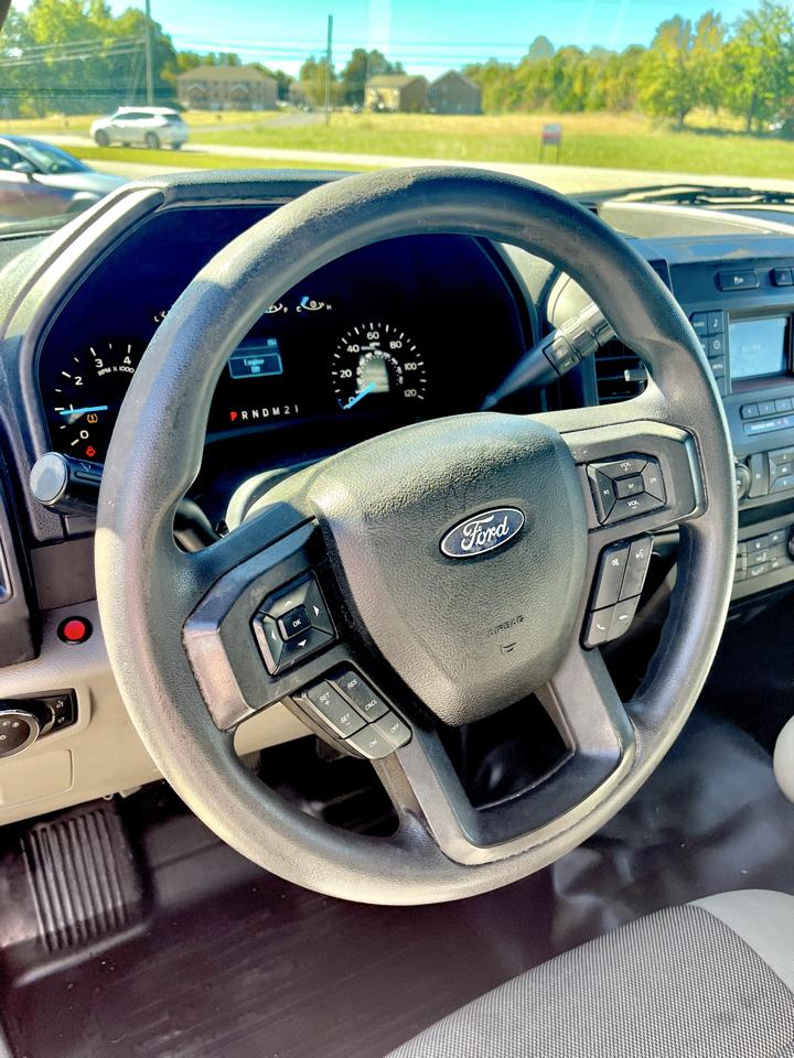 Ford F-150 4WD Reg Cab 141" XLT 2015