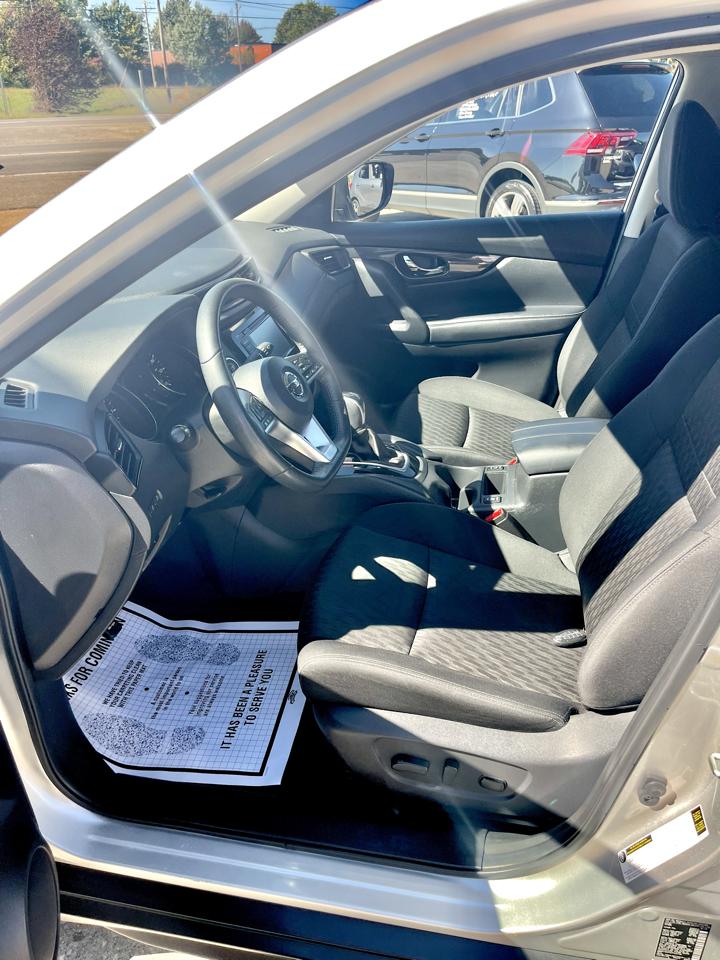 Nissan Rogue FWD SV 2020