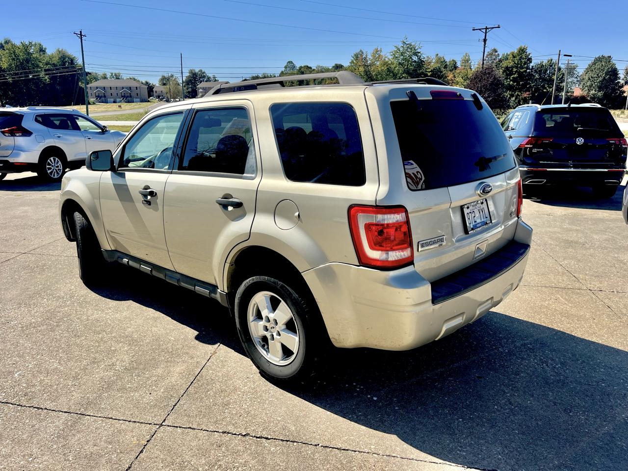Ford Escape FWD 4dr XLT 2010