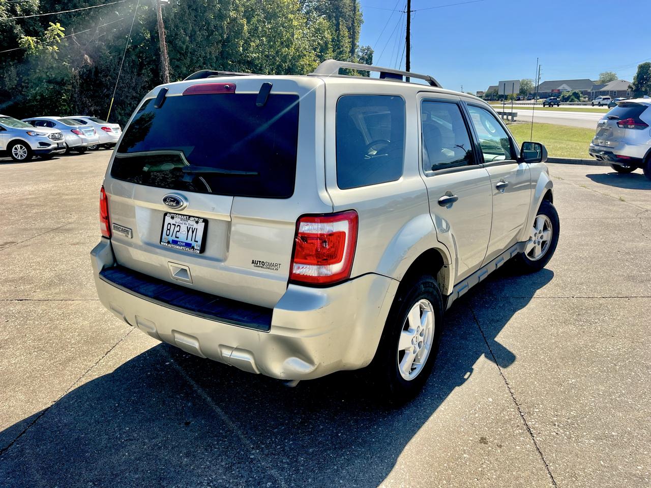Ford Escape FWD 4dr XLT 2010