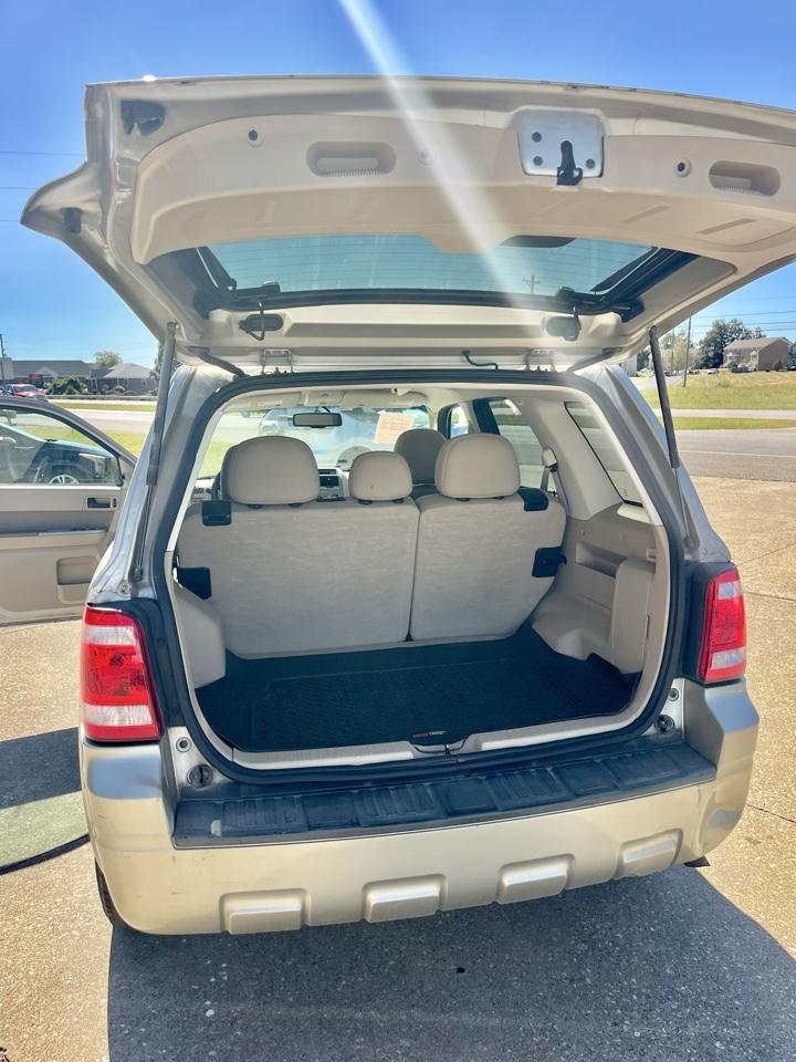 Ford Escape FWD 4dr XLT 2010
