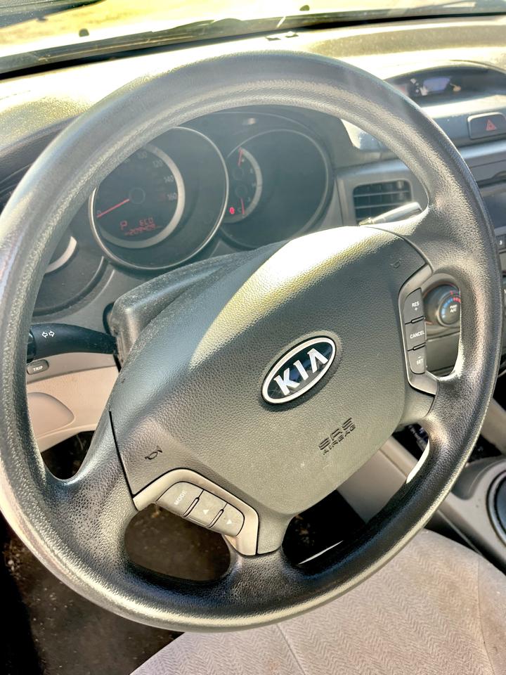 Kia Optima 4dr Sdn I4 Auto LX 2010