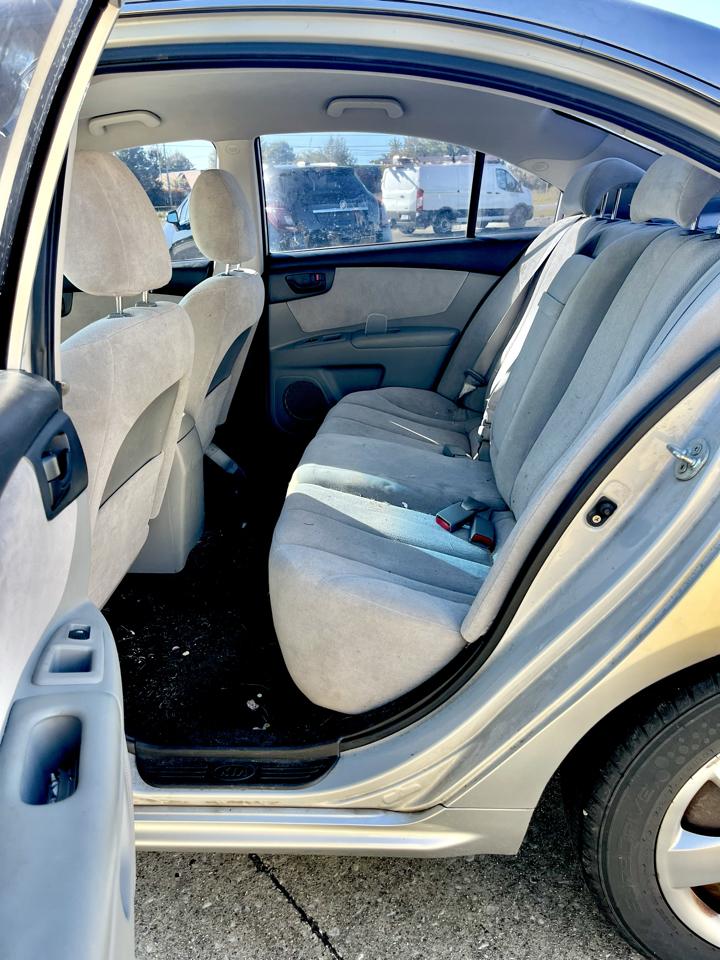 Kia Optima 4dr Sdn I4 Auto LX 2010
