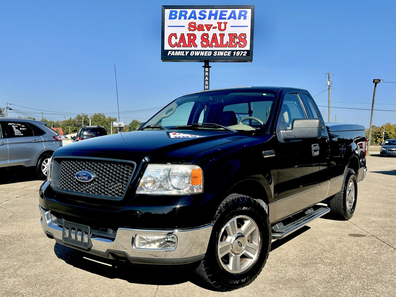 Ford F-150 Reg Cab 126" XLT 2005