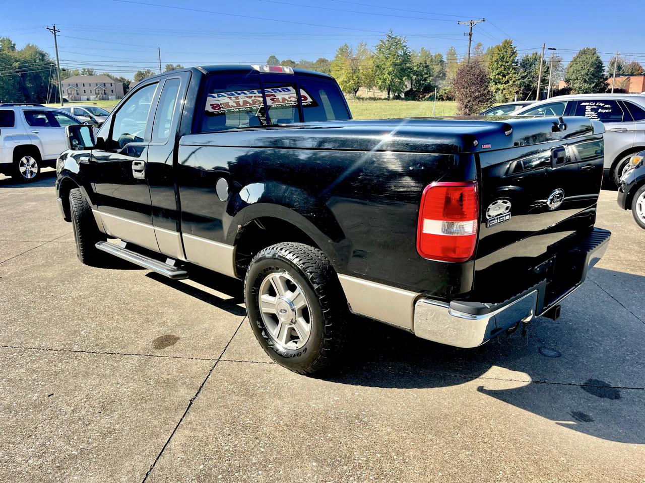 Ford F-150 Reg Cab 126" XLT 2005