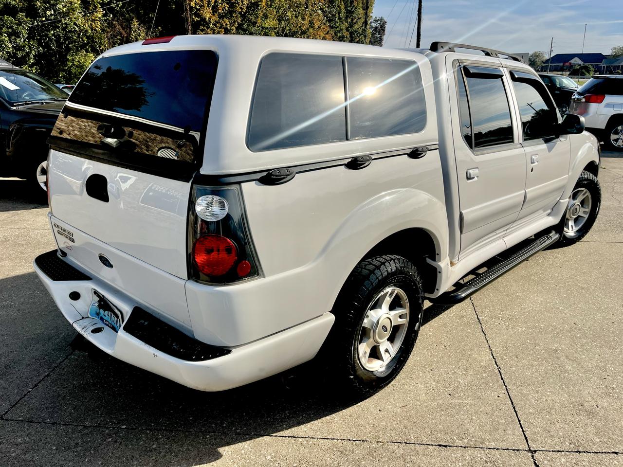 Ford Explorer Sport Trac 4dr 126" WB 4WD XLT Premium 2004