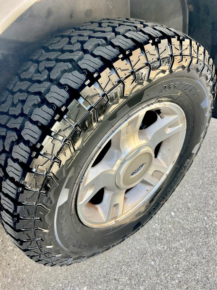 Ford Explorer Sport Trac 4dr 126" WB 4WD XLT Premium 2004