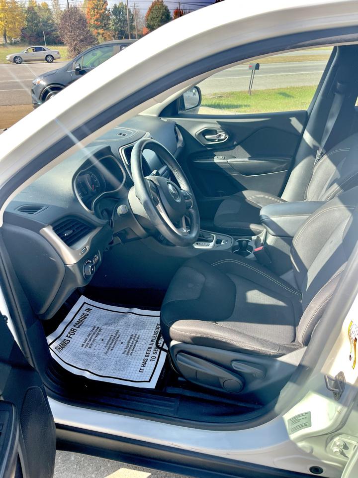 Jeep Cherokee 4WD 4dr Latitude 2015