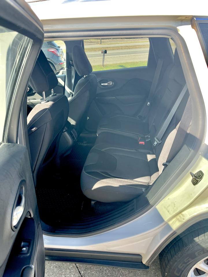 Jeep Cherokee 4WD 4dr Latitude 2015