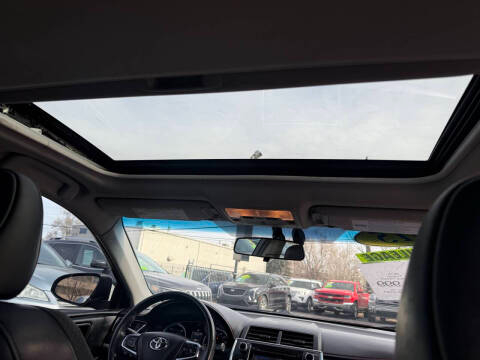 Toyota Camry Hybrid 4dr Sdn XLE (Natl) 2015