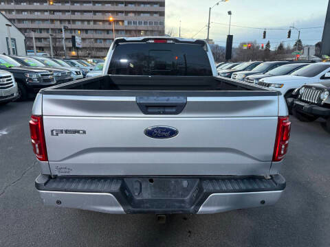 Ford F-150 4WD SuperCrew 157" Lariat w/HD Payload Pkg 2015