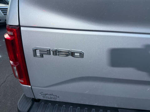 Ford F-150 4WD SuperCrew 157" Lariat w/HD Payload Pkg 2015