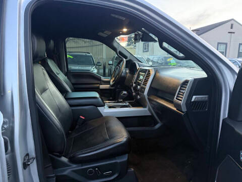 Ford F-150 4WD SuperCrew 157" Lariat w/HD Payload Pkg 2015