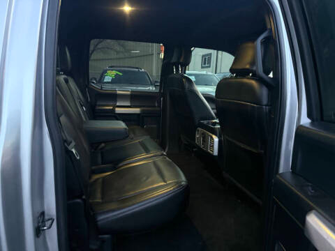 Ford F-150 4WD SuperCrew 157" Lariat w/HD Payload Pkg 2015