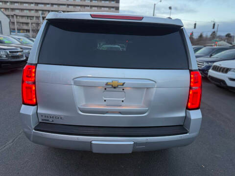 Chevrolet Tahoe 4WD 4dr LT 2017